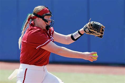 alana vawter|College Softball’s Best Pitcher is Transferring